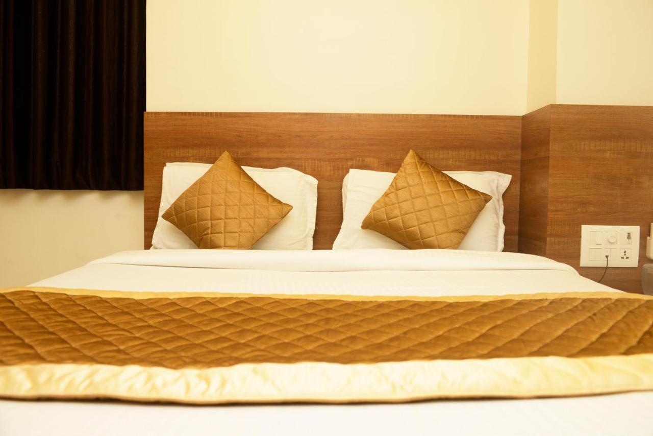 Hotel Ashyana - Near To Grant Road Station Мумбаї Екстер'єр фото